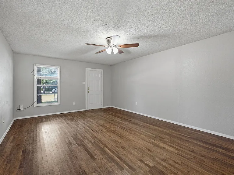 308 N Roe St #B — Photo 7