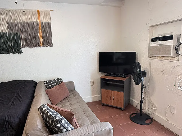 112 Newton Rd — Photo 1