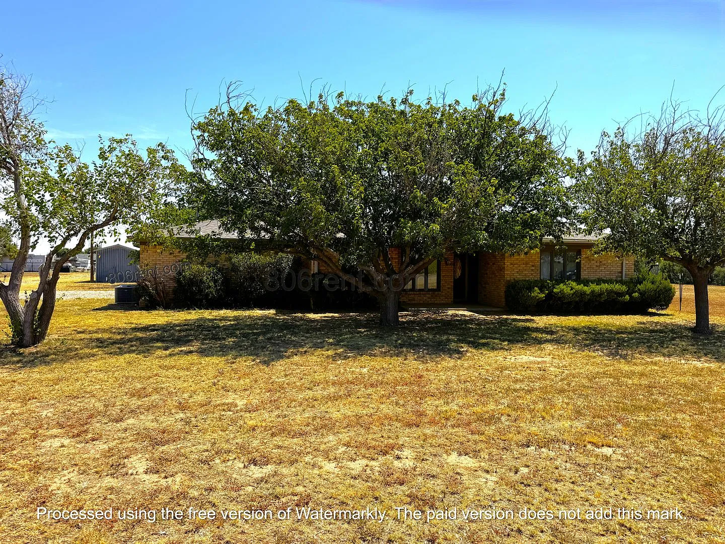 Charming 2/1.5/1 on 1.7ac — Photo 1