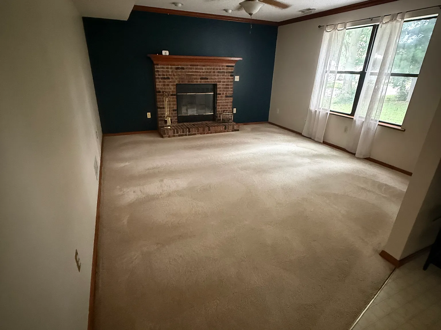 4 bed, 2216 sqft, $2,500 — Photo 3