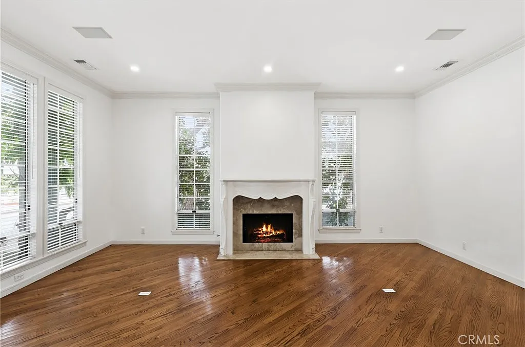 4 bed, 8.0 bath, 2585 sqft, $13,999 — Photo 4