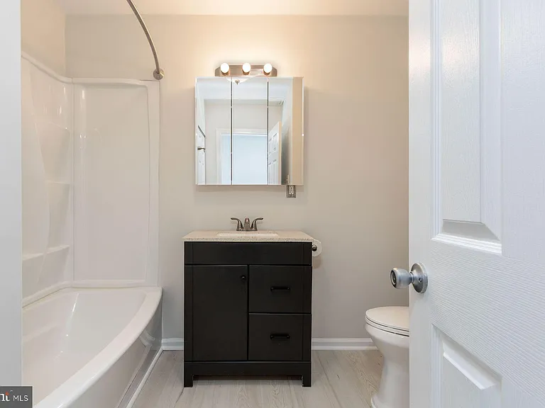 7 Belaire Way — Photo 25
