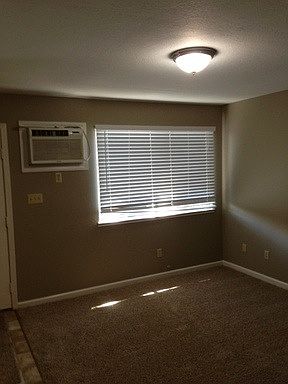 3rd image of 571 N 5th Ave