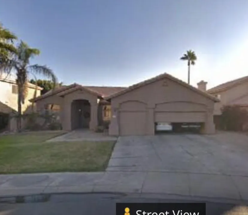 221 E Arabian Dr