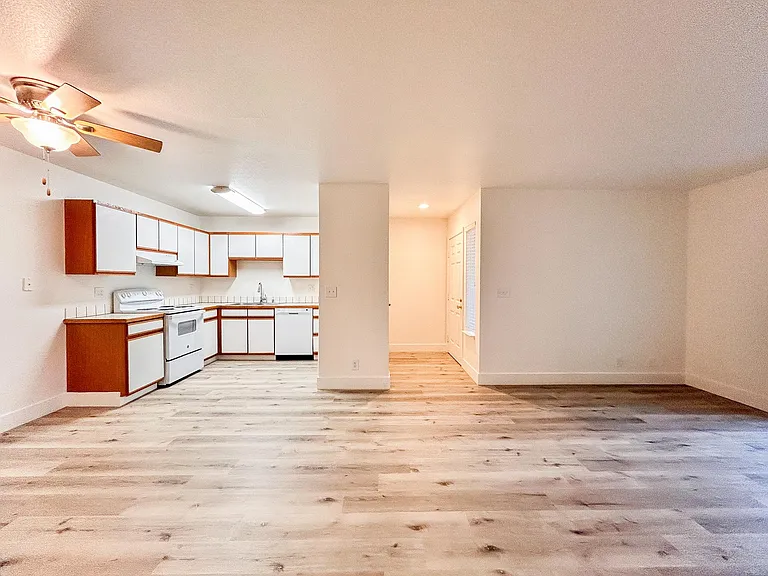Parkview Apartments — Photo 42