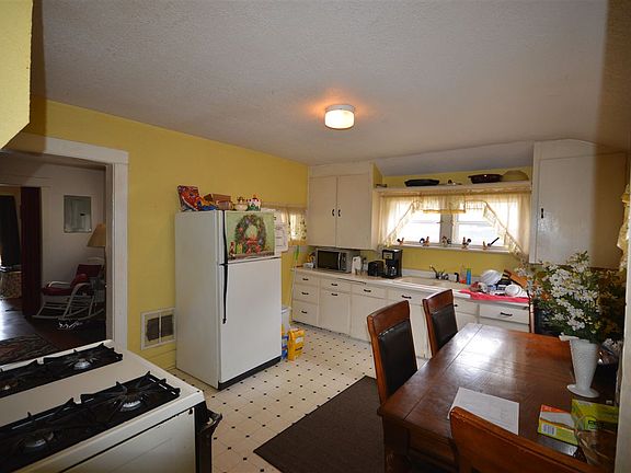 5th image of 203 Ann St