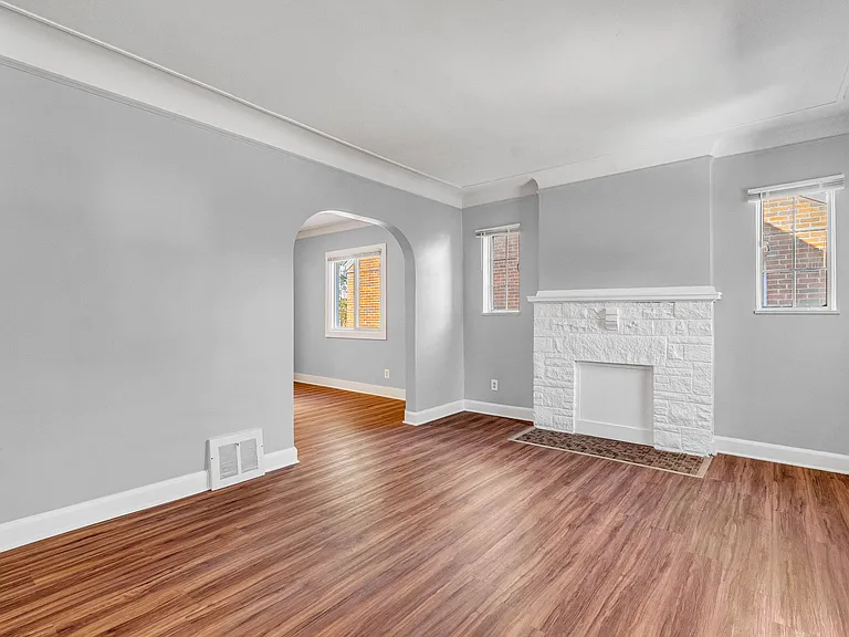 9503 Lakepointe St — Photo 10