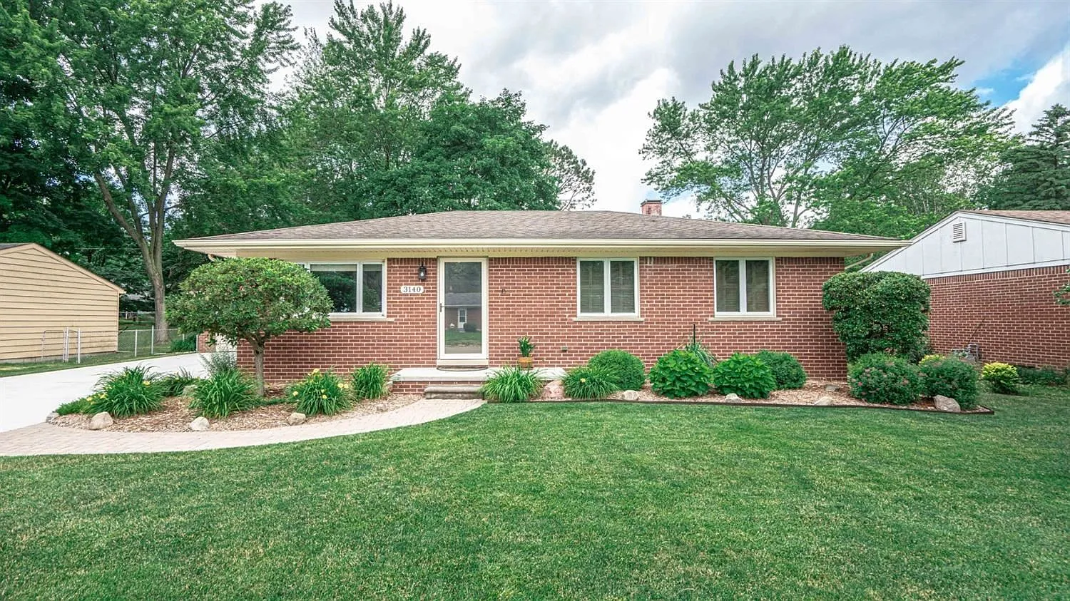 3140 Fernwood Ave photo 1