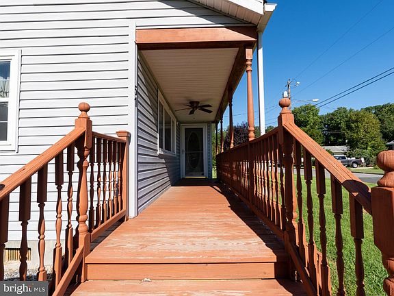 3rd image of 51 Quaker Rd