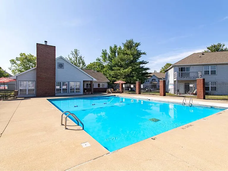 Burberry Place Apartments — Photo 19