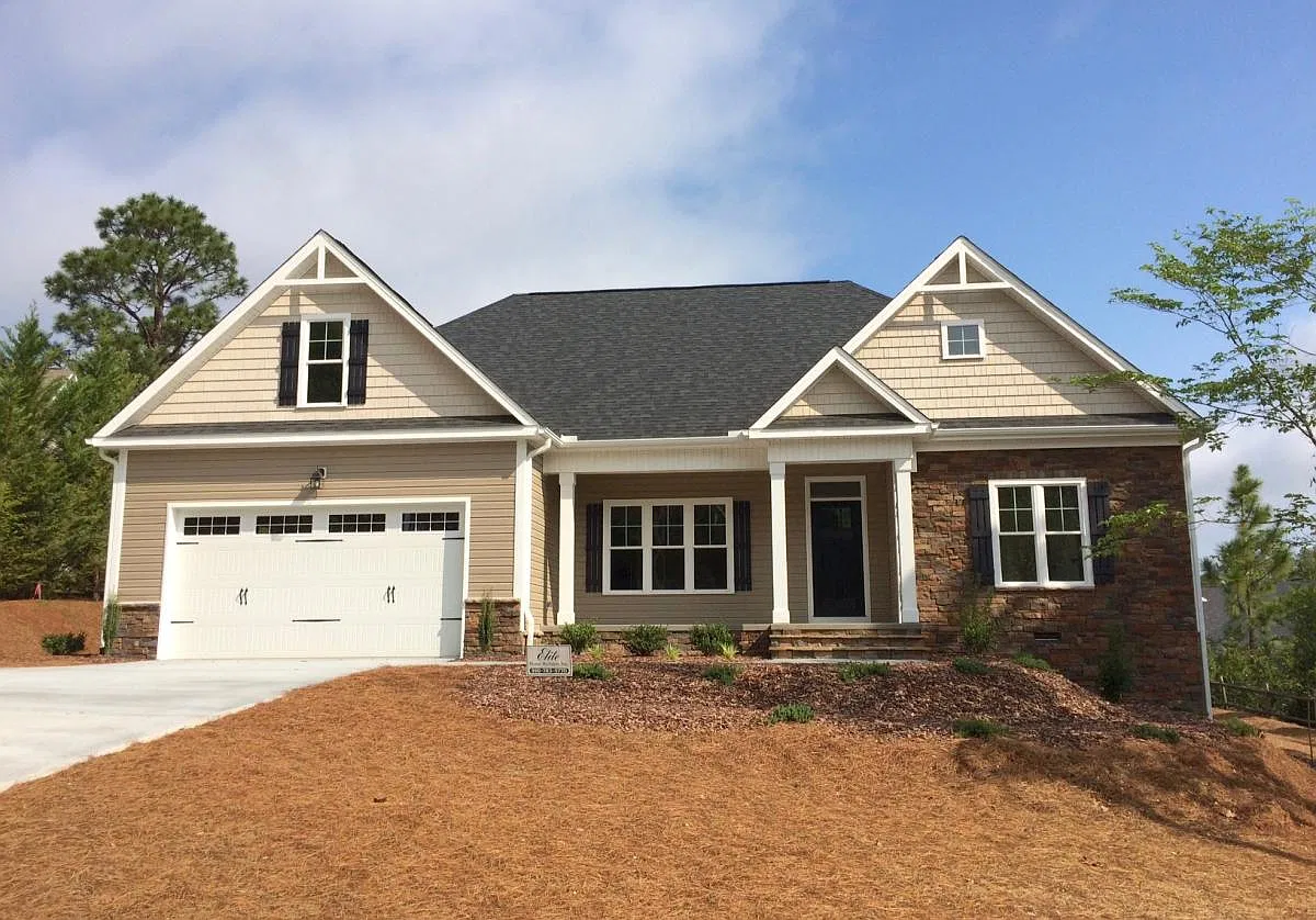 4 bed, 2.5 bath, 2558 sqft, $2,825 — Photo 1