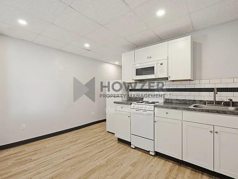 127 Park St #10 — Photo 3