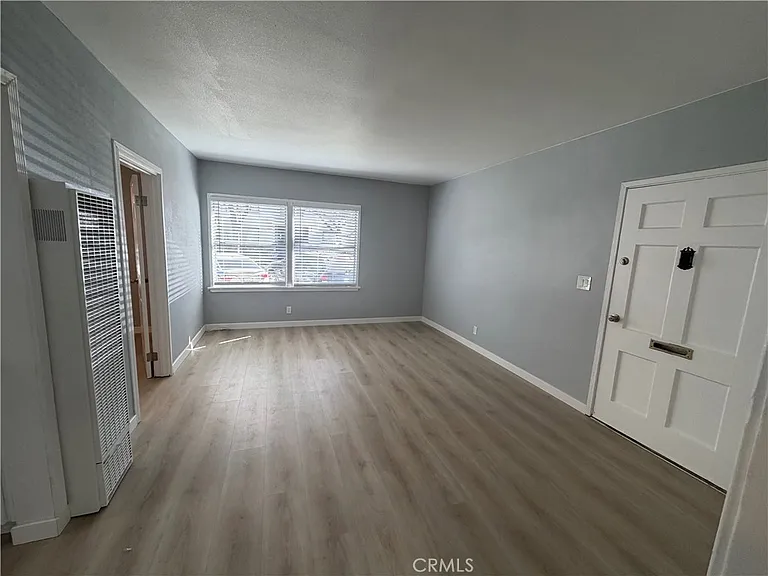627 Linden Ave — Photo 3