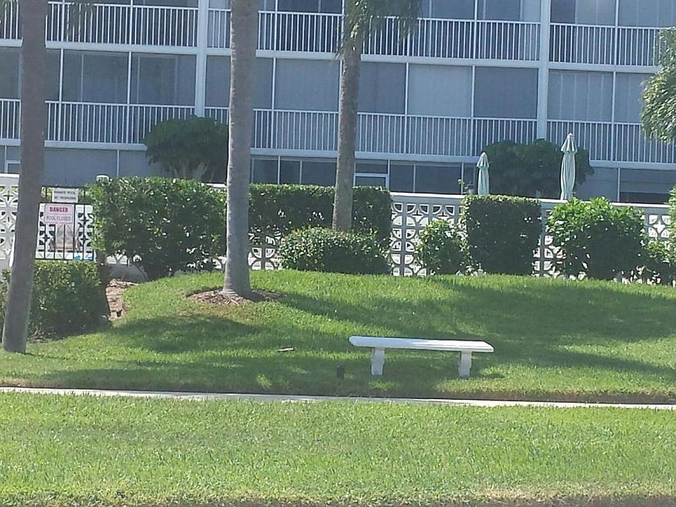 2nd image of 907 Marina Dr APT 210