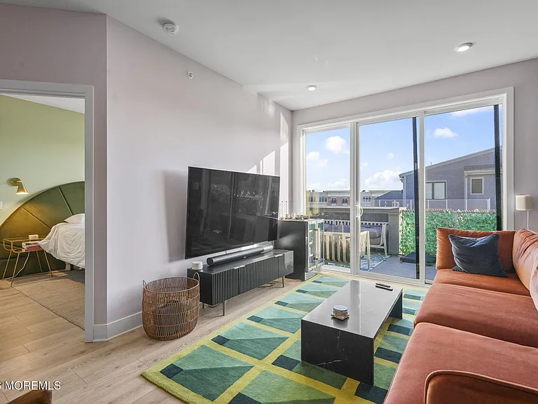 300 Asbury Ave #14 — Photo 27