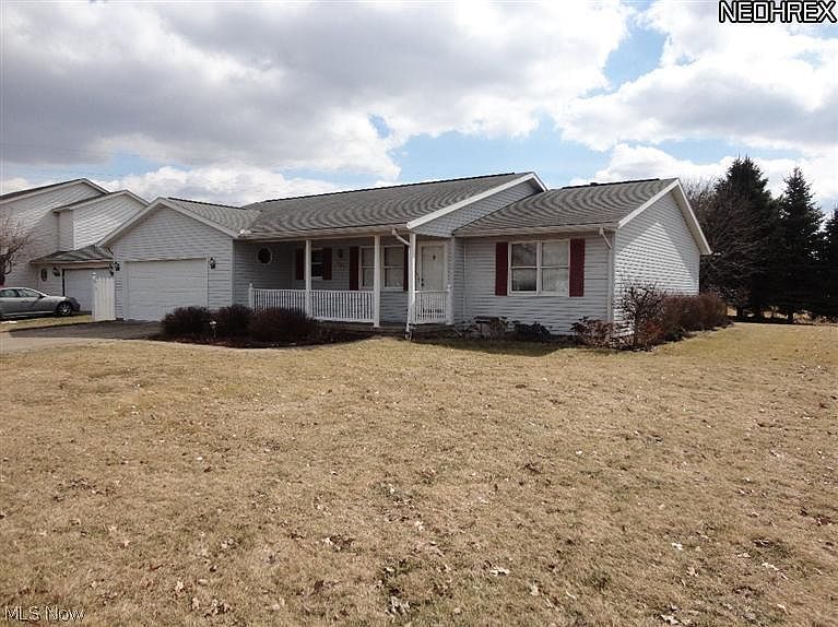 1st image of 102 S Northwood Dr
