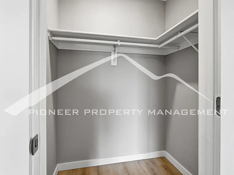 2301 E Fremont Ave #S02 — Photo 14