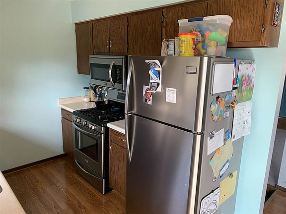 4th image of 1009 Whitby Ln
