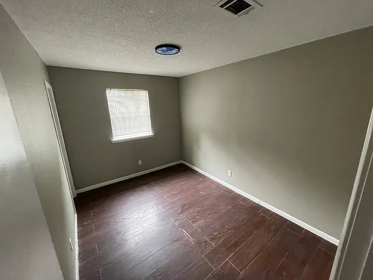 512 Libby Ln — Photo 10