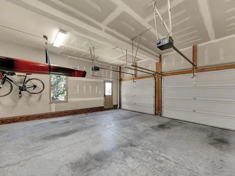 10625 Highstream Dr — Photo 25
