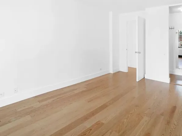 295 Greenwich Street image 8 of 17