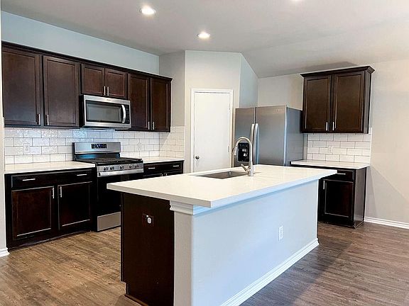 5th image of 3311 Chimera Ln