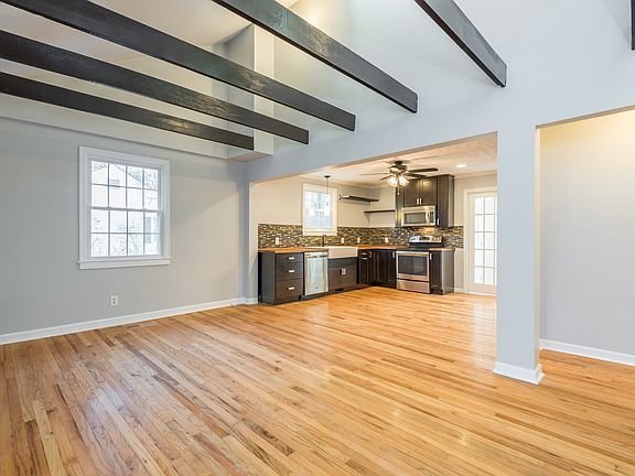 3rd image of 4404 Barbara Dr
