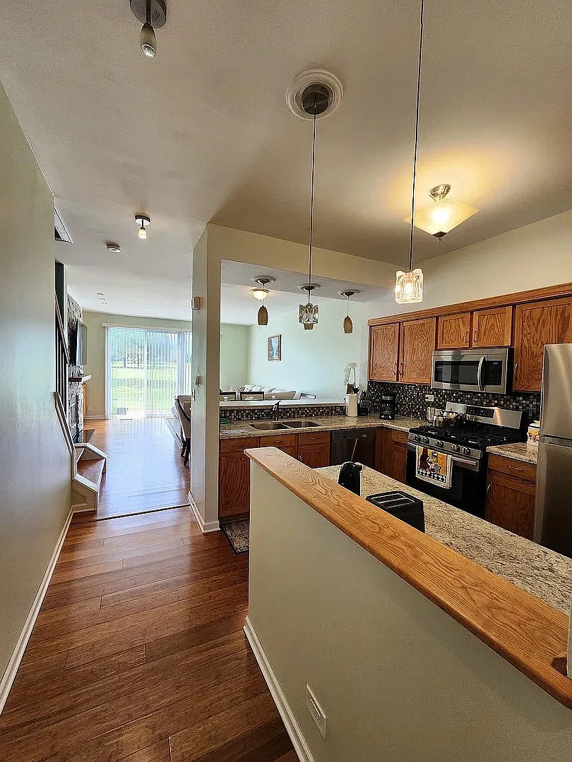 2 bed, 1268 sqft, $2,365 — Photo 3