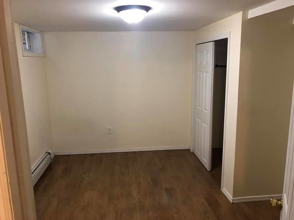 1st image of 24-19 Crescent St #G1