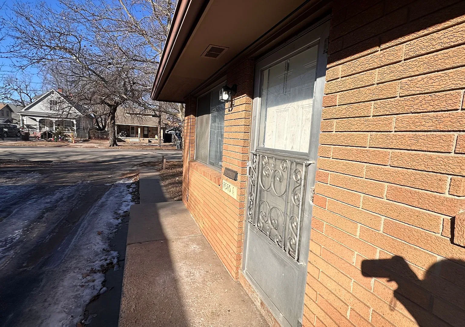 $550- 1 bed 1 bath Apartment — Photo 1
