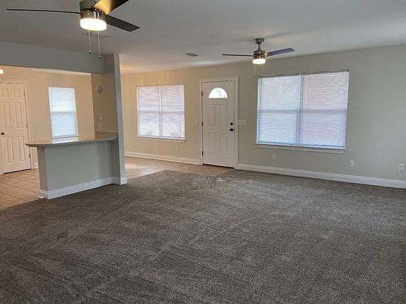 5th image of 902 Arkansas Ave