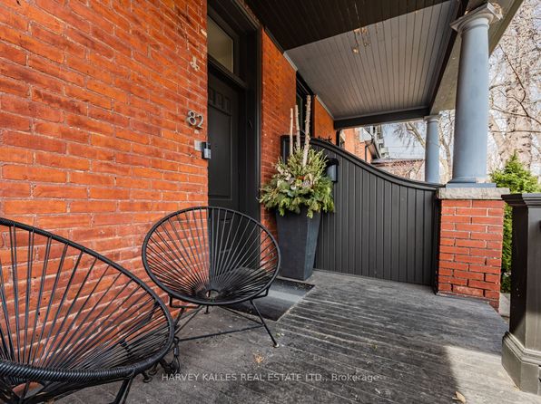 82 Robert St #C01, Toronto, ON M5S 2K3