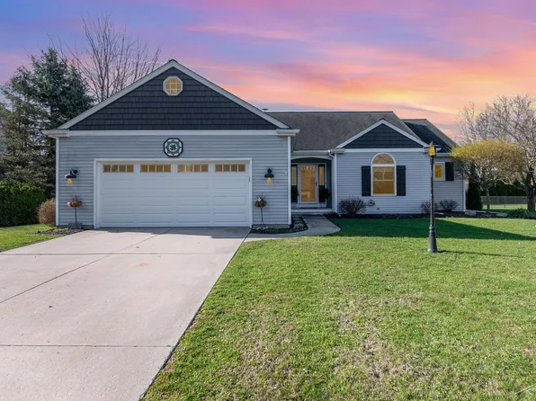 300 Colorado Ridge Dr, Hemlock, MI 48626