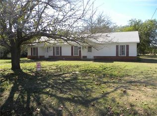 707 N Trinity St, Whitney, TX 76692