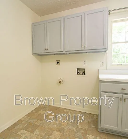 4408 Wellington Dr — Photo 8