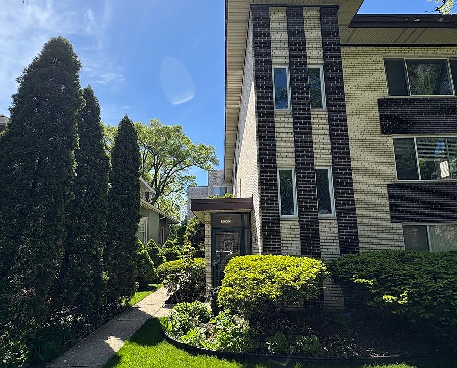 1st image of 7070 N Ridge Blvd APT 1B