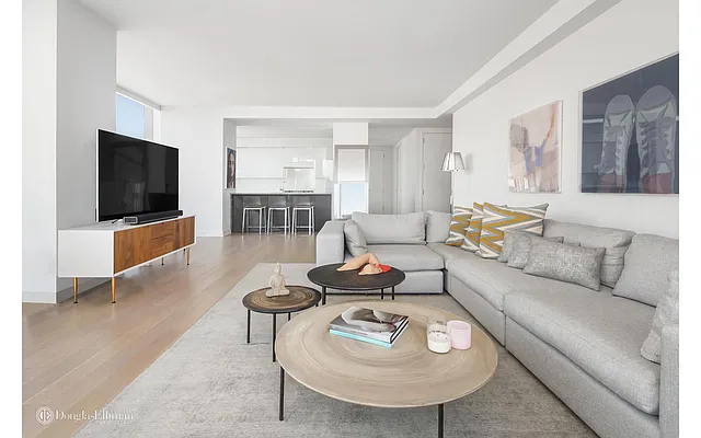 Rented by Douglas Elliman | media 24