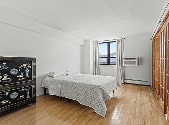 3rd image of 301 W 110th St APT 14B