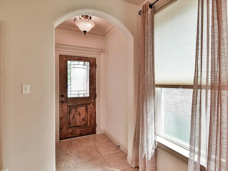 Entry/Foyer