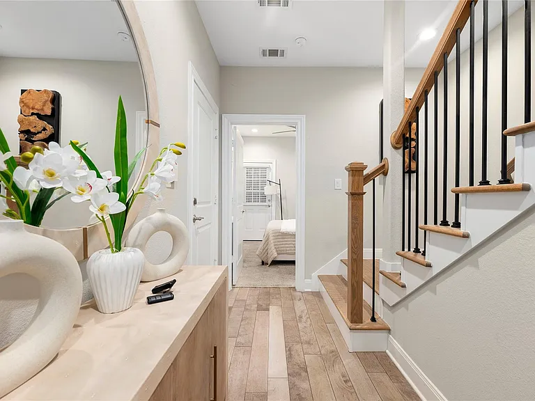 3334 Beverly Forest Dr — Photo 7