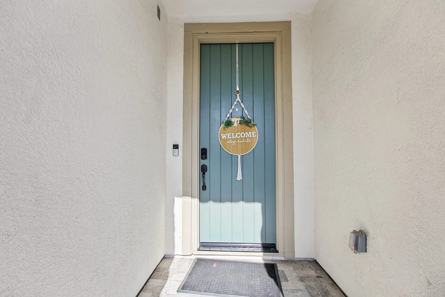 4 bed, 2197 sqft, $3,250 — Photo 2