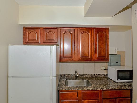 3rd image of 4180 N Marine Dr #D6001