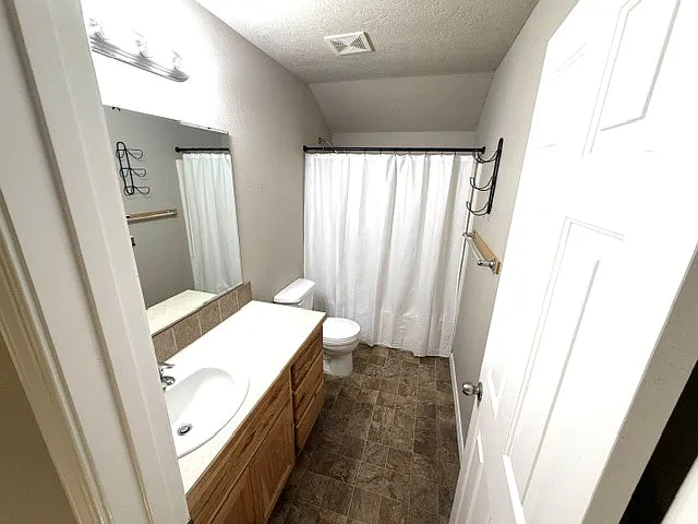 1576 S Grant Ave — Photo 15