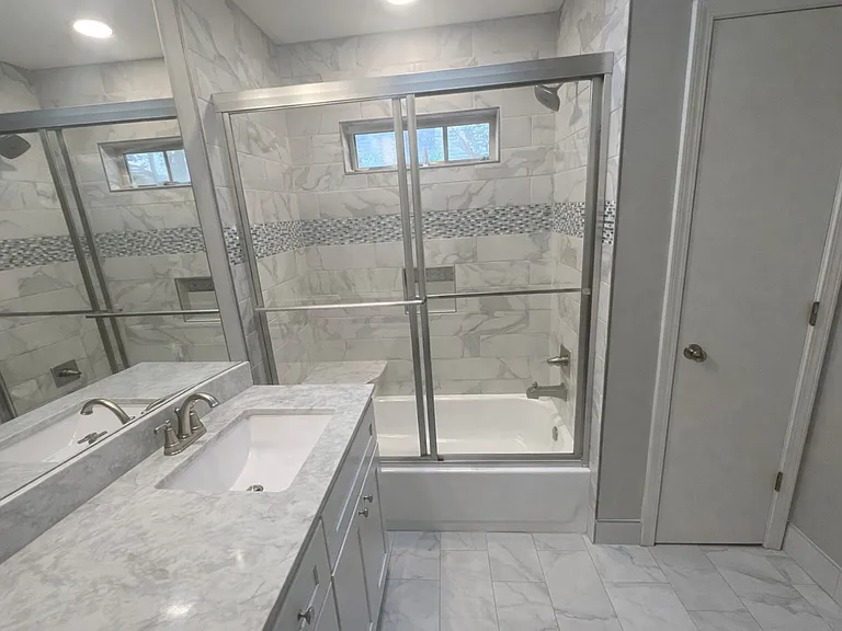 Children's Full Bathroom with Linen Closet (7 x 8)