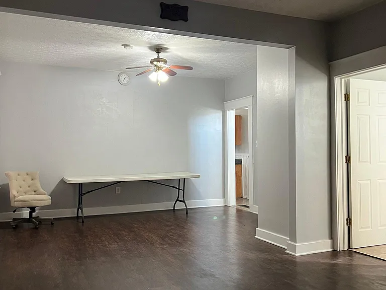 1043 S Jackson St — Photo 9