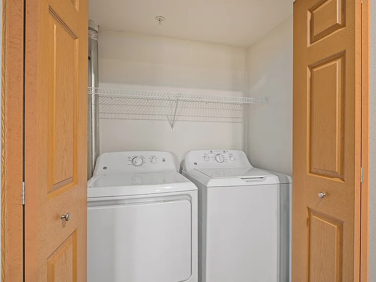 Coopers Landing Apartments — Photo 36