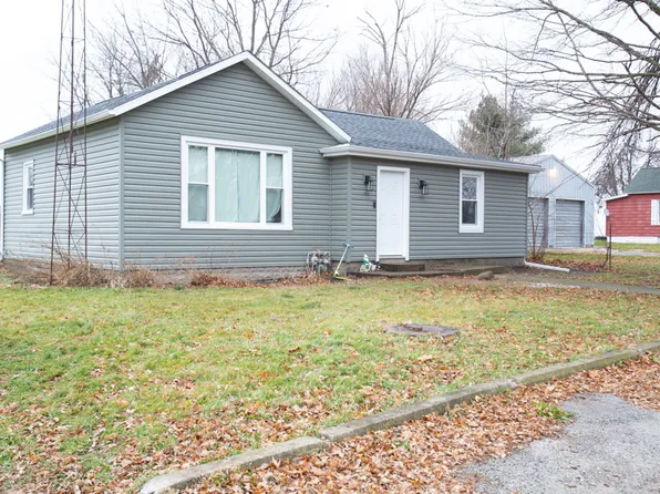 33574 Oak St, Chenoa, IL 61726