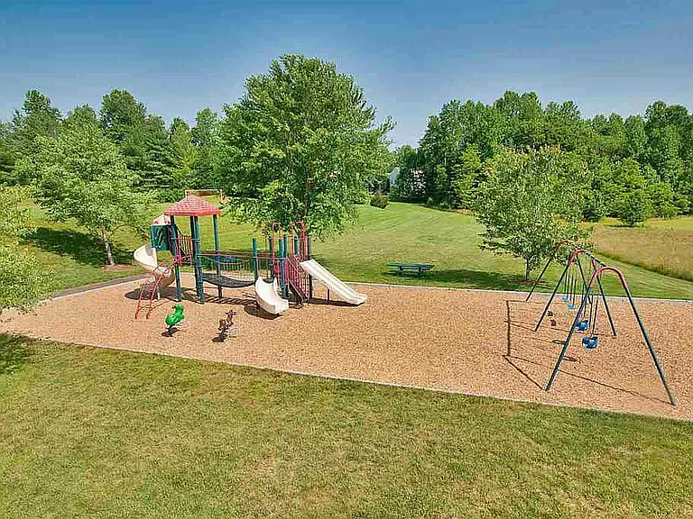 3383 Turnberry Cir — Photo 40
