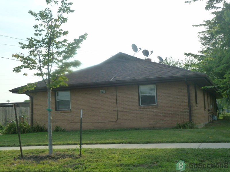 1st image of 2411 Hecker Ave