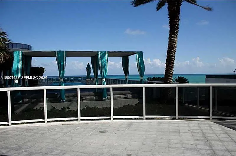 3 bed, 2354 sqft, $8,900 — Photo 3